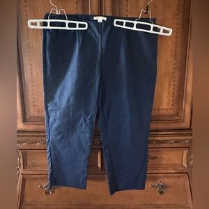 Women’s Navy Chino Capri Pants